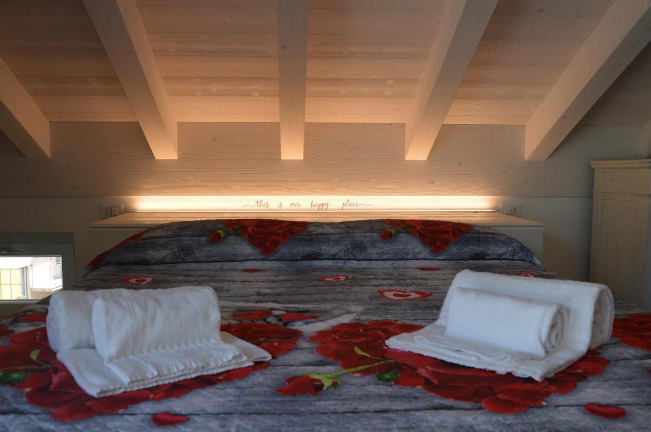 White Suite - Jacuzzi, Swimming Pool & Lake View Лецено Екстериор снимка
